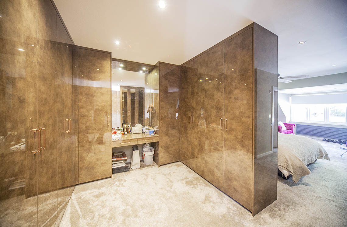 Built-in wardrobes with dressing table