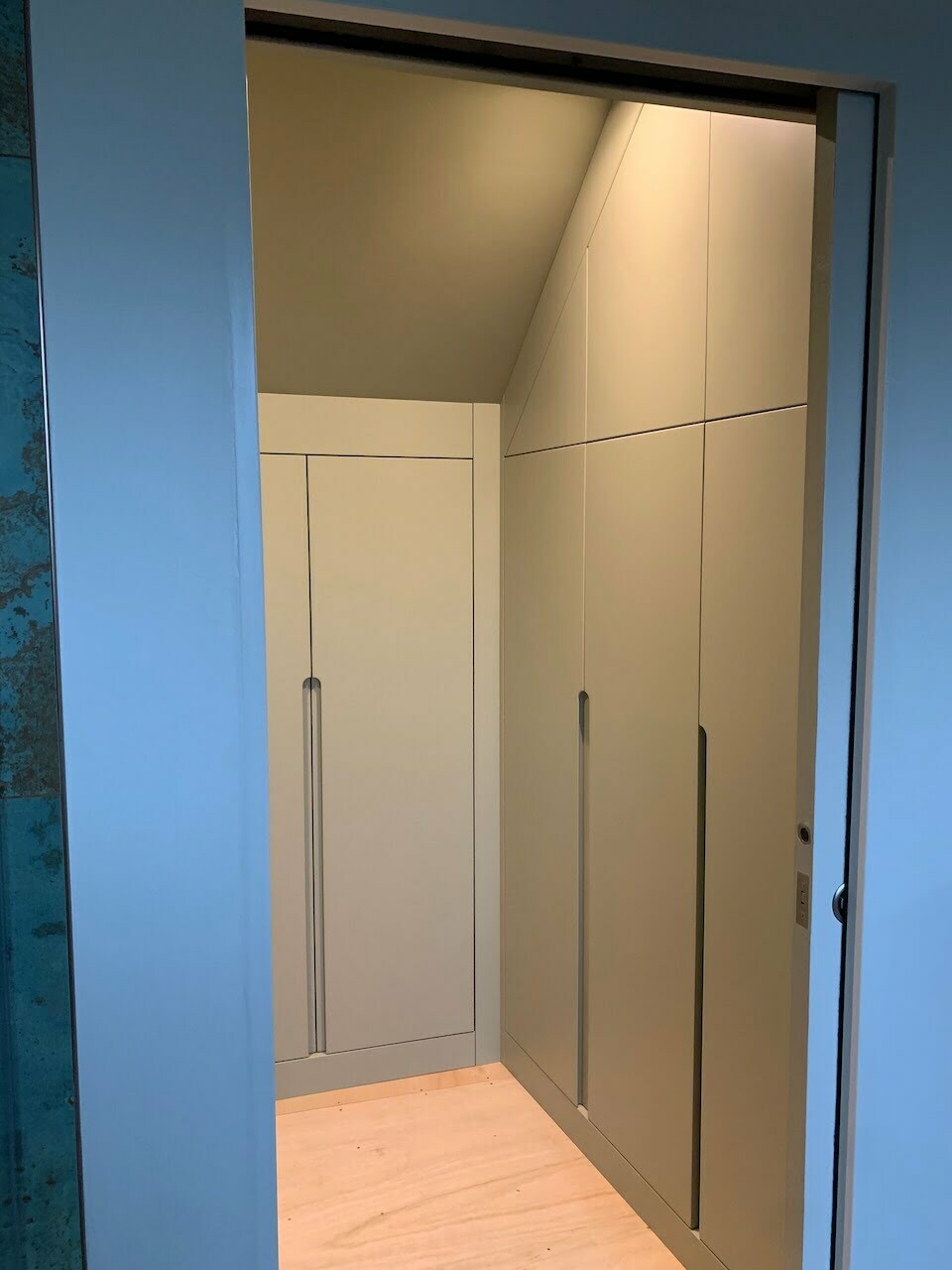 Fitted Corner Wardrobes Builtin Corner Wardrobes UK Urban Wardrobes