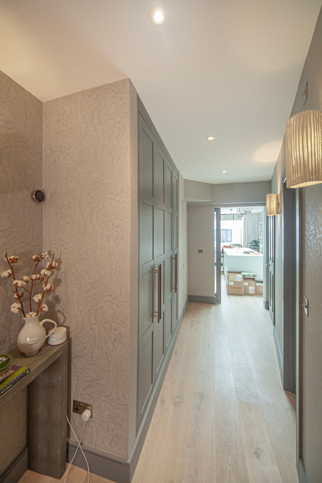 Fitted hallway corridor wardrobe with brass handles, lacquered MDF